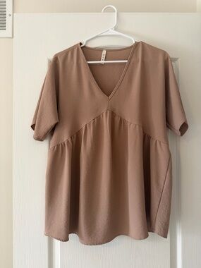 Dottie Couture Neutral Flowy Top – Soft & Lightweight, Size S